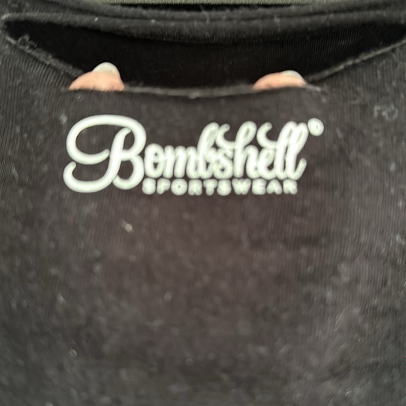 Bombshell sportswear shredded tee - Picture 3 of 5